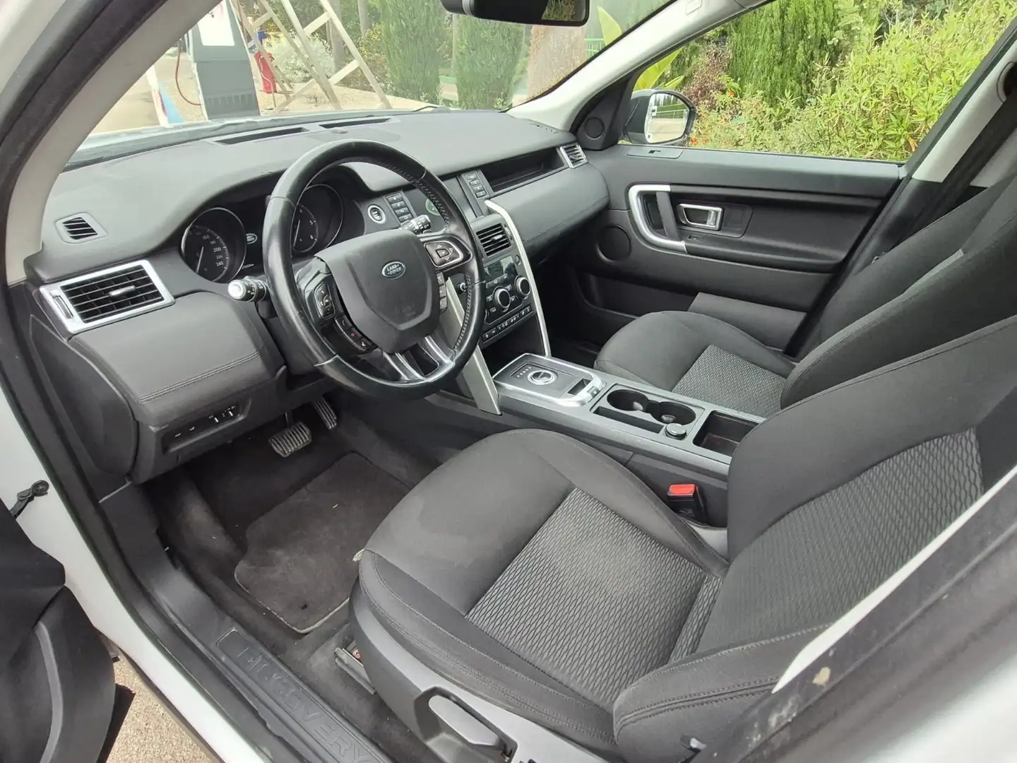 Land Rover Discovery Sport DISCOVERY SPORT 2.0 150CV AUTOMATICO Bianco - 2