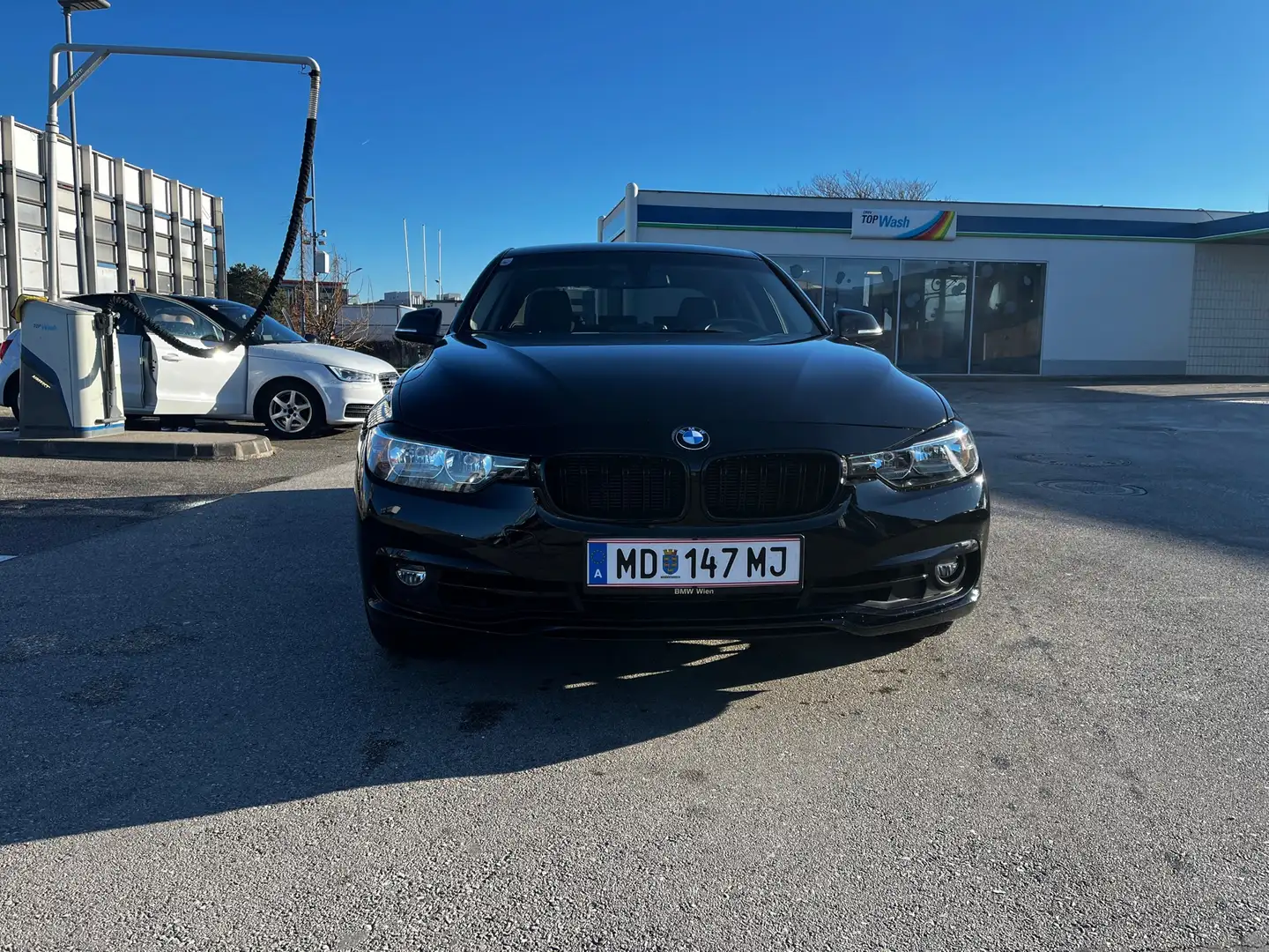 BMW 318 318i Sport Line Aut.  Preis VB Schwarz - 1