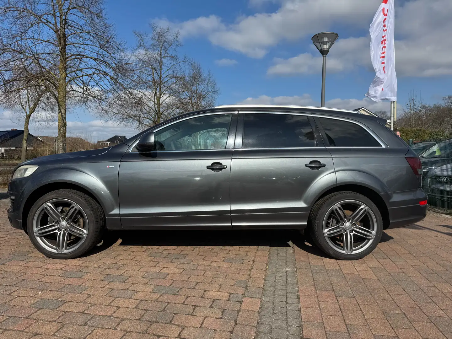Audi Q7 3.0 TDI quattro Sline-NAV-Leder-AHK-Panorama Grau - 2