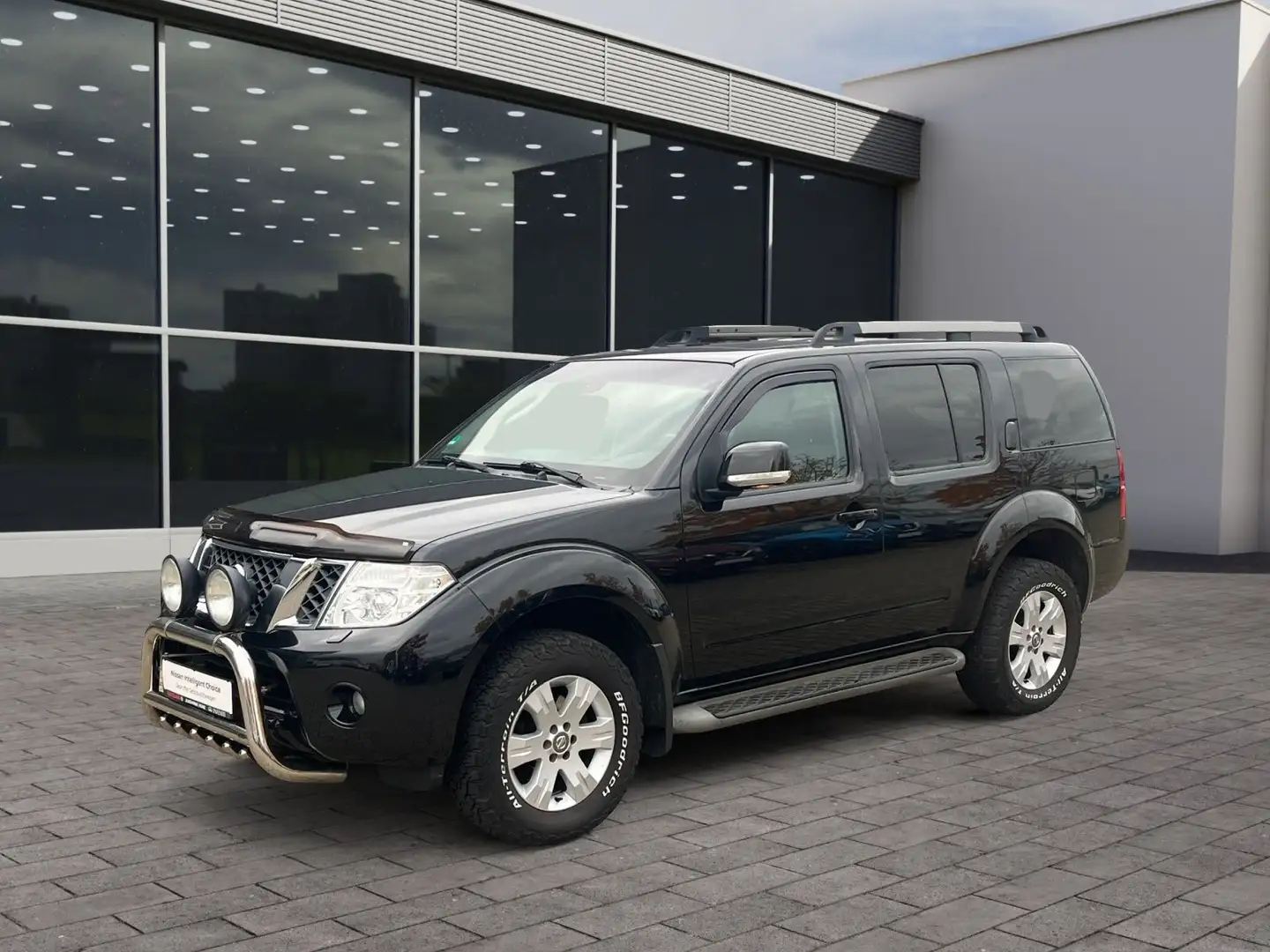 Nissan Pathfinder 2.5 dCi LE AHZV 3t Anhängelast BOSE K Schwarz - 2