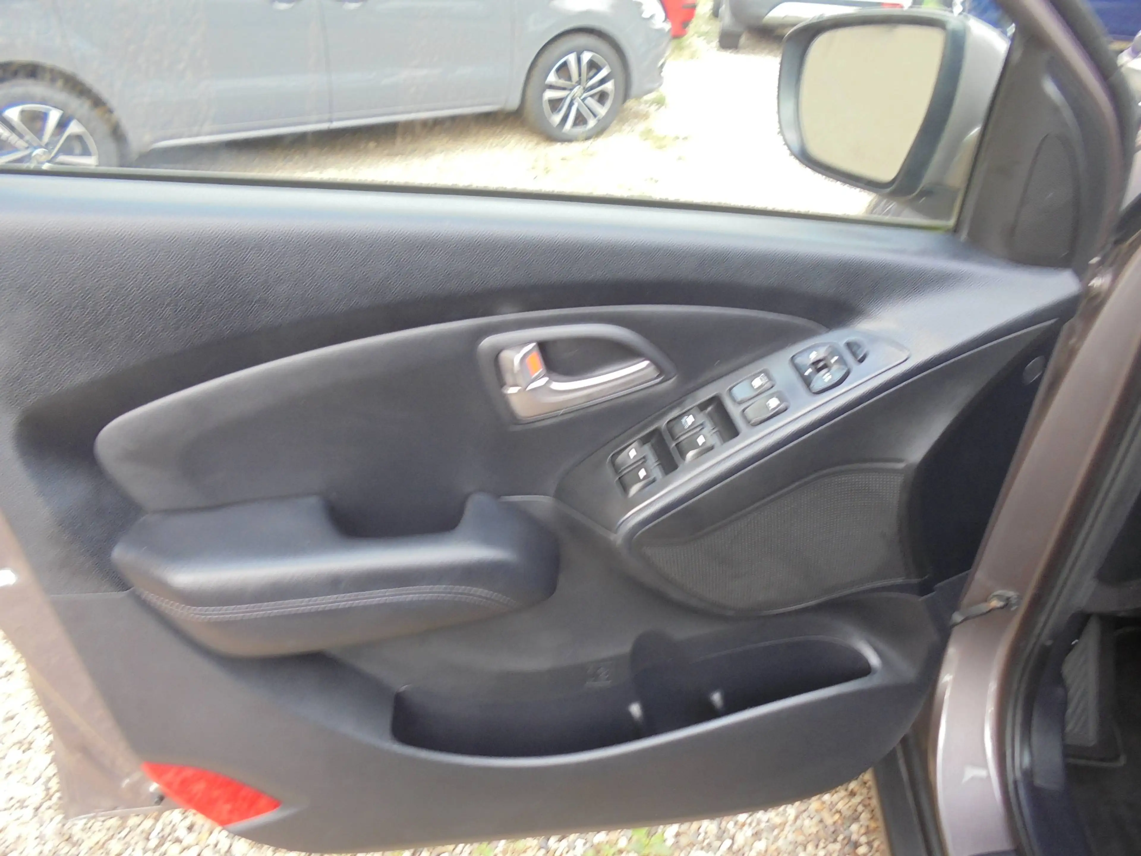 Hyundai iX35 5 Star Edition 2WD Teilleder,Klimatronik,2-Hand!!! — photo 12