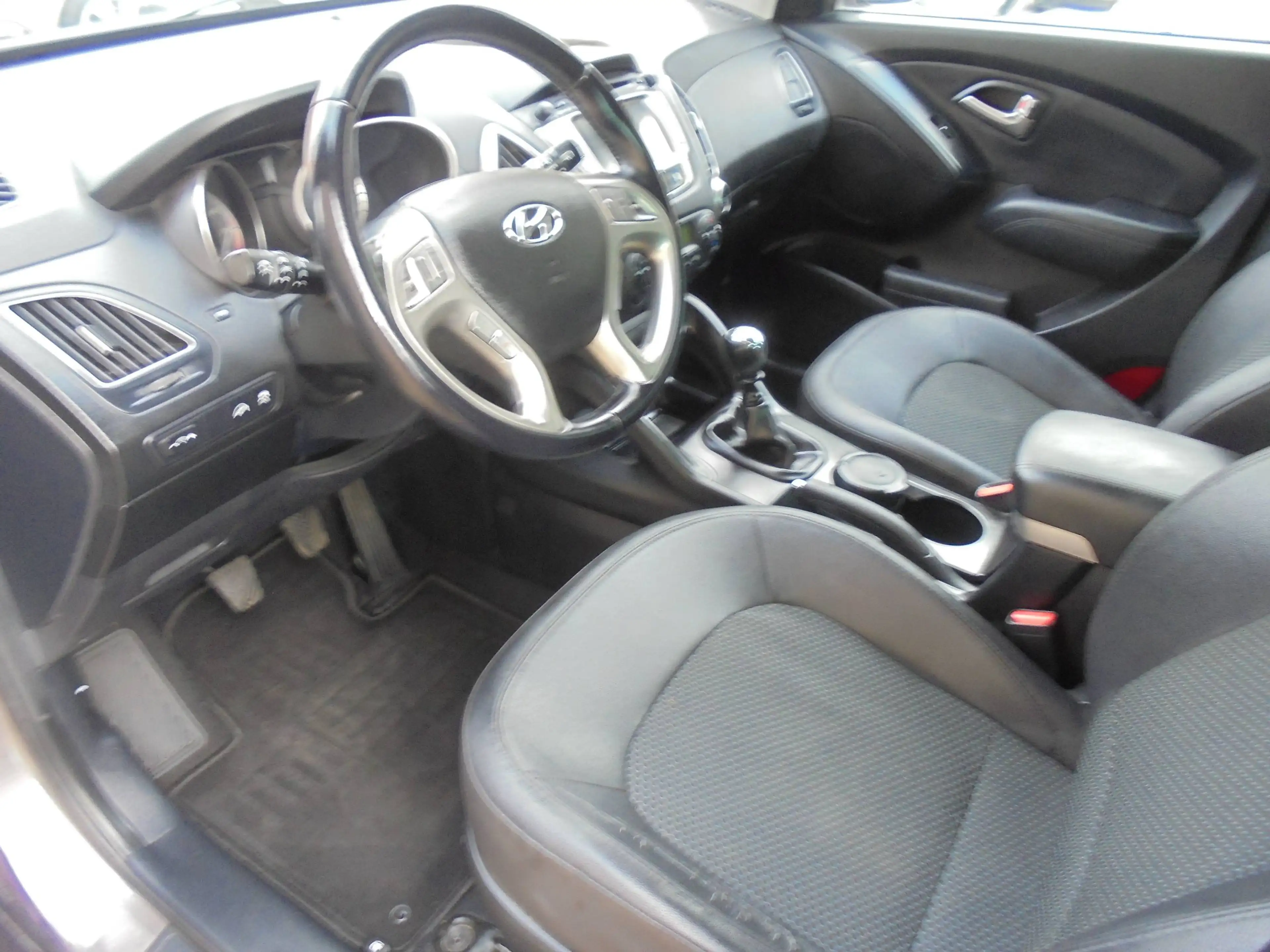 Hyundai iX35 5 Star Edition 2WD Teilleder,Klimatronik,2-Hand!!! — photo 8