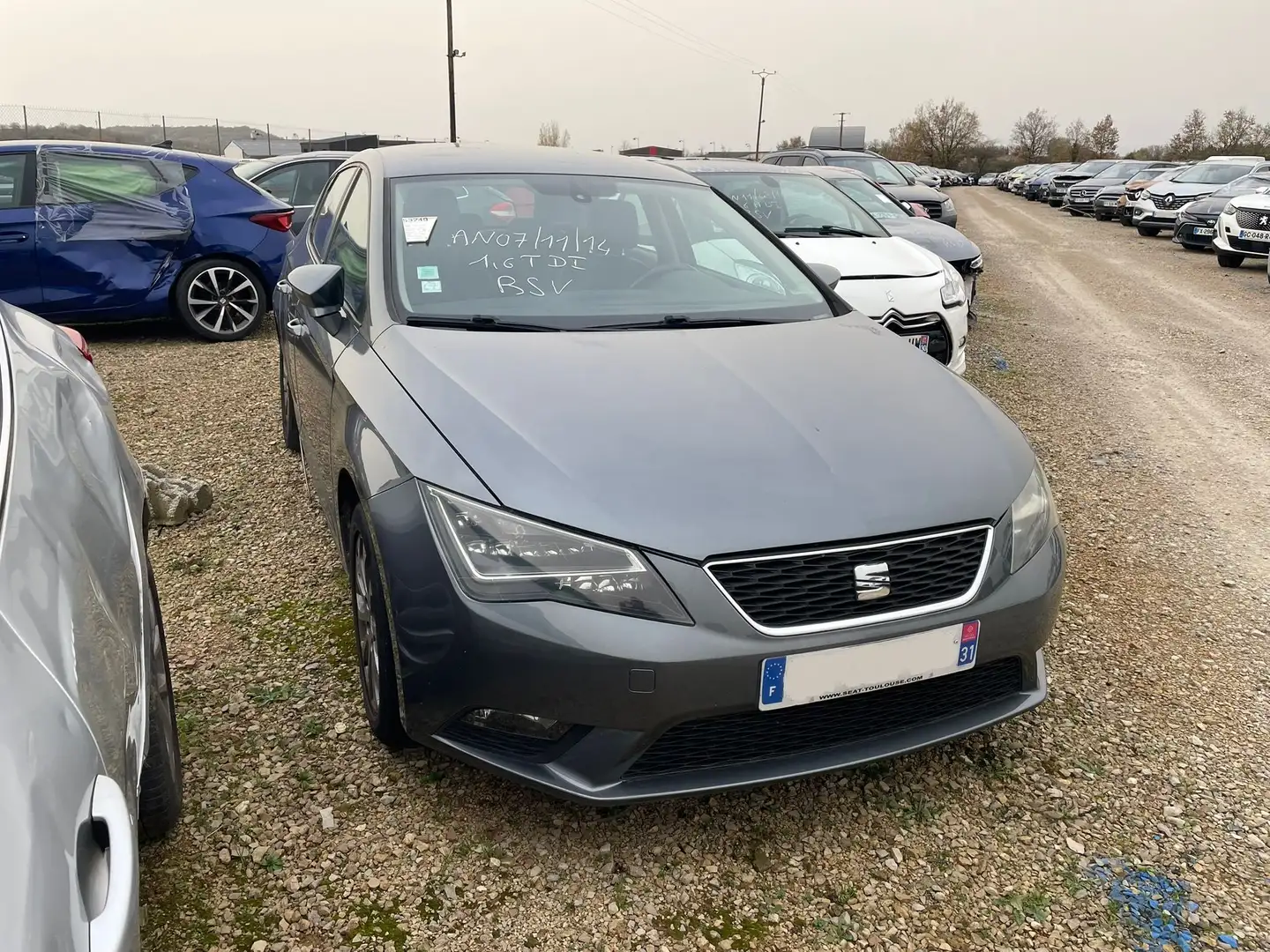 SEAT Leon Léon III 1.6 TDi 105 I-Tech / DL867 Gris - 1