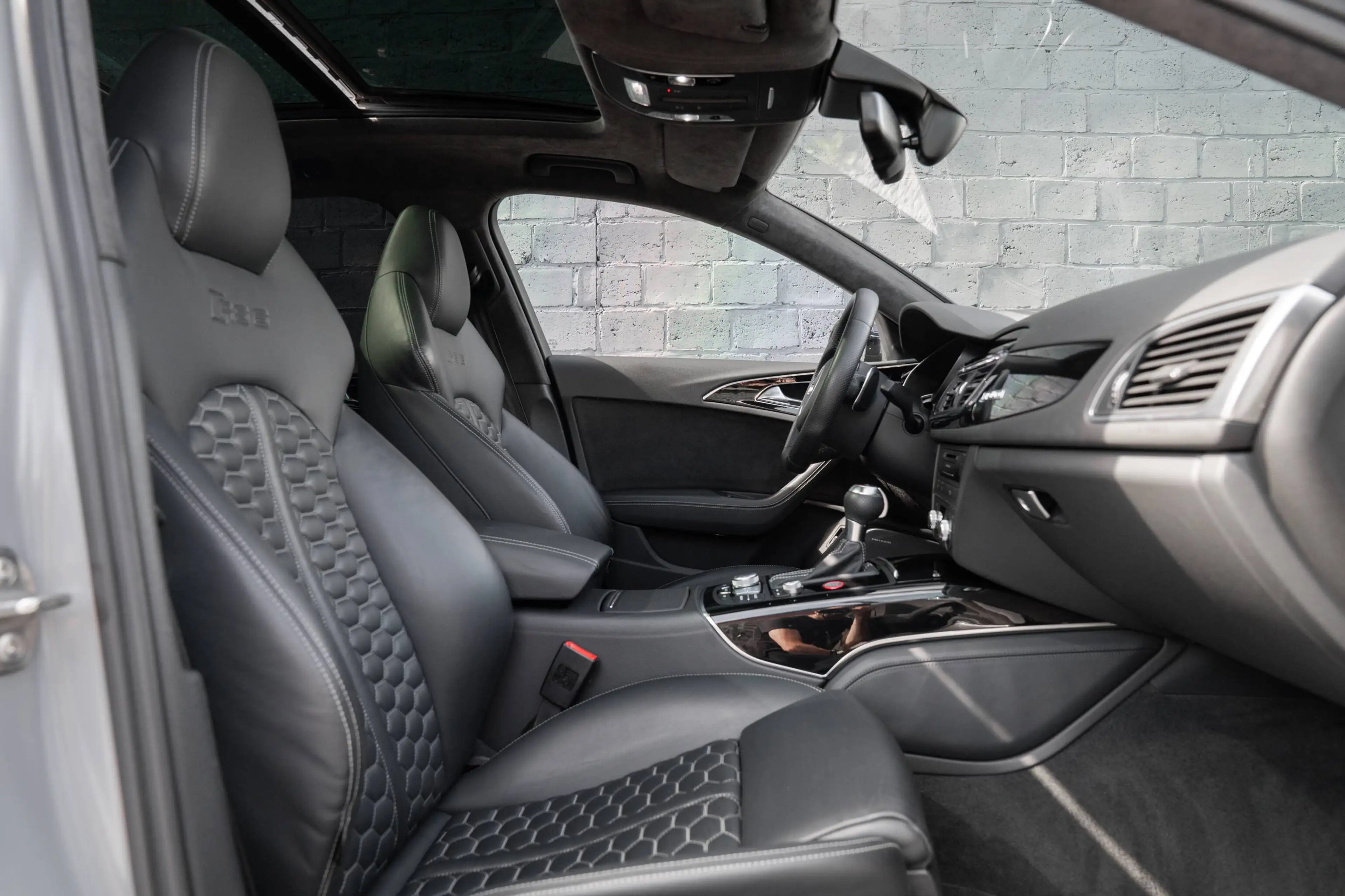 Audi RS6 Avant DYNAMIC PLUS/PANO/AKRAPOVIC — photo 4