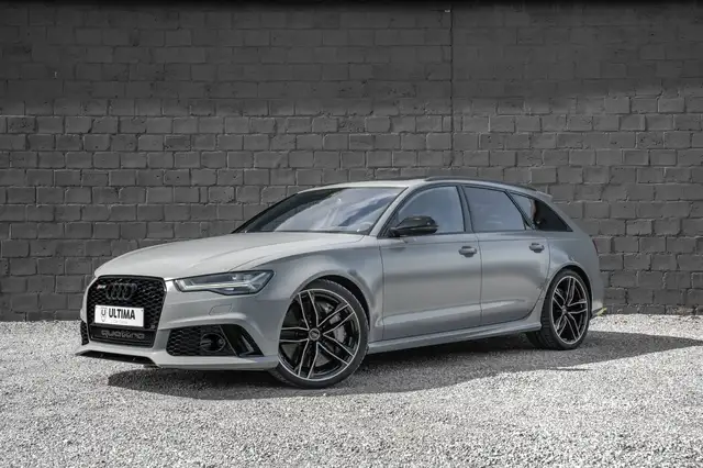 Audi RS6 Avant DYNAMIC PLUS/PANO/AKRAPOVIC