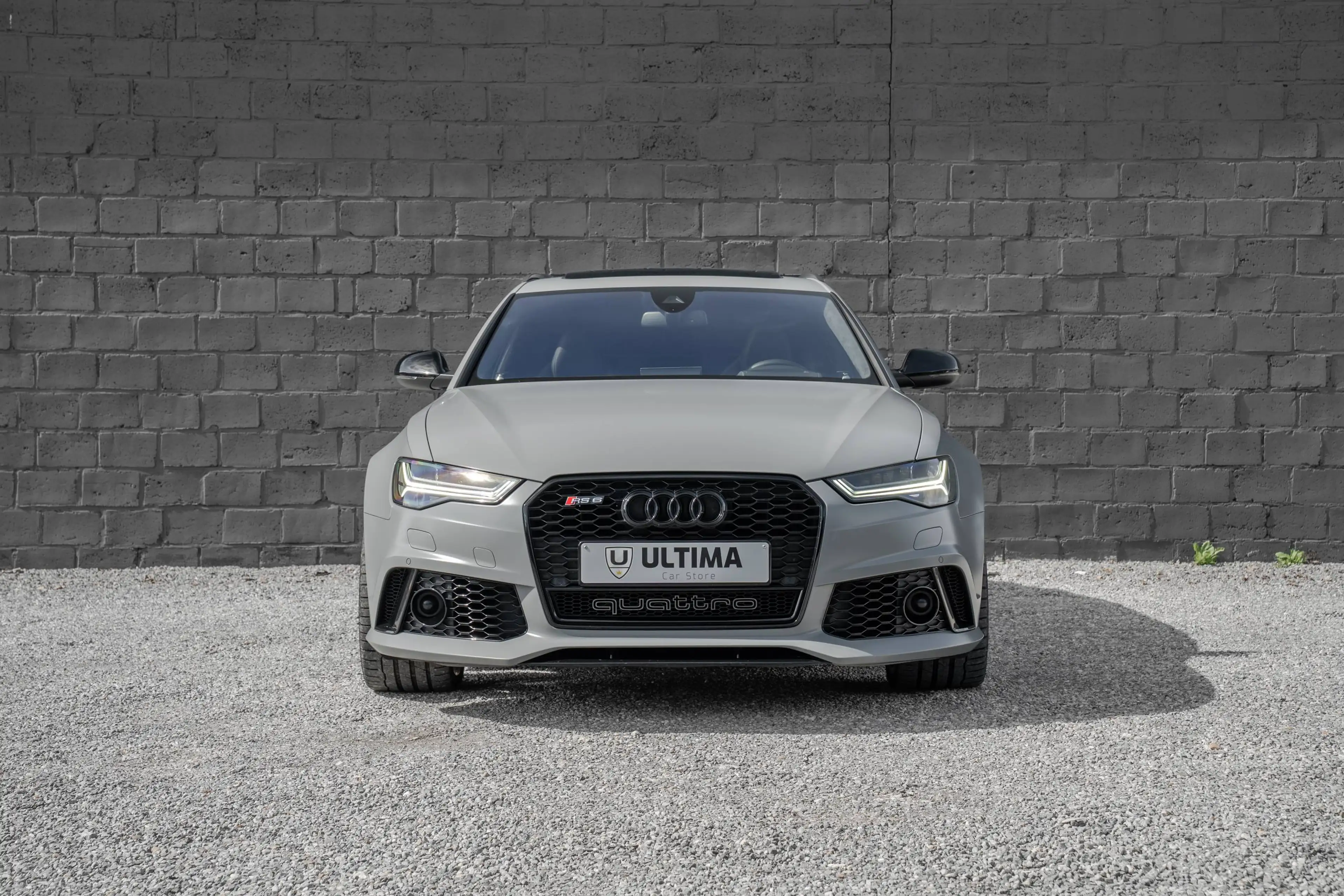 Audi RS6 Avant DYNAMIC PLUS/PANO/AKRAPOVIC