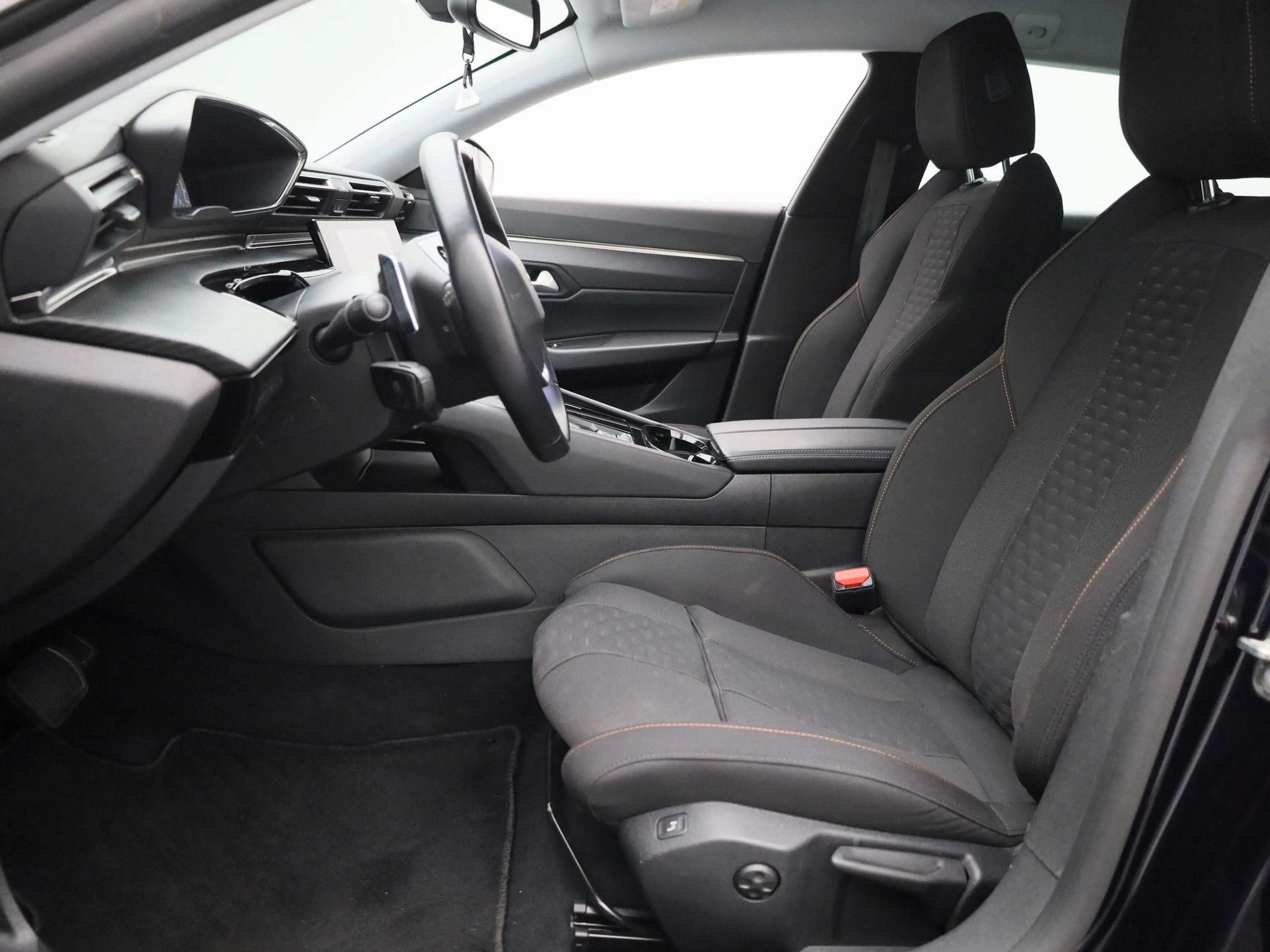 Peugeot 508 SW 1.5 BlueHDi 130 S&S EAT8 Active Pack — photo 13