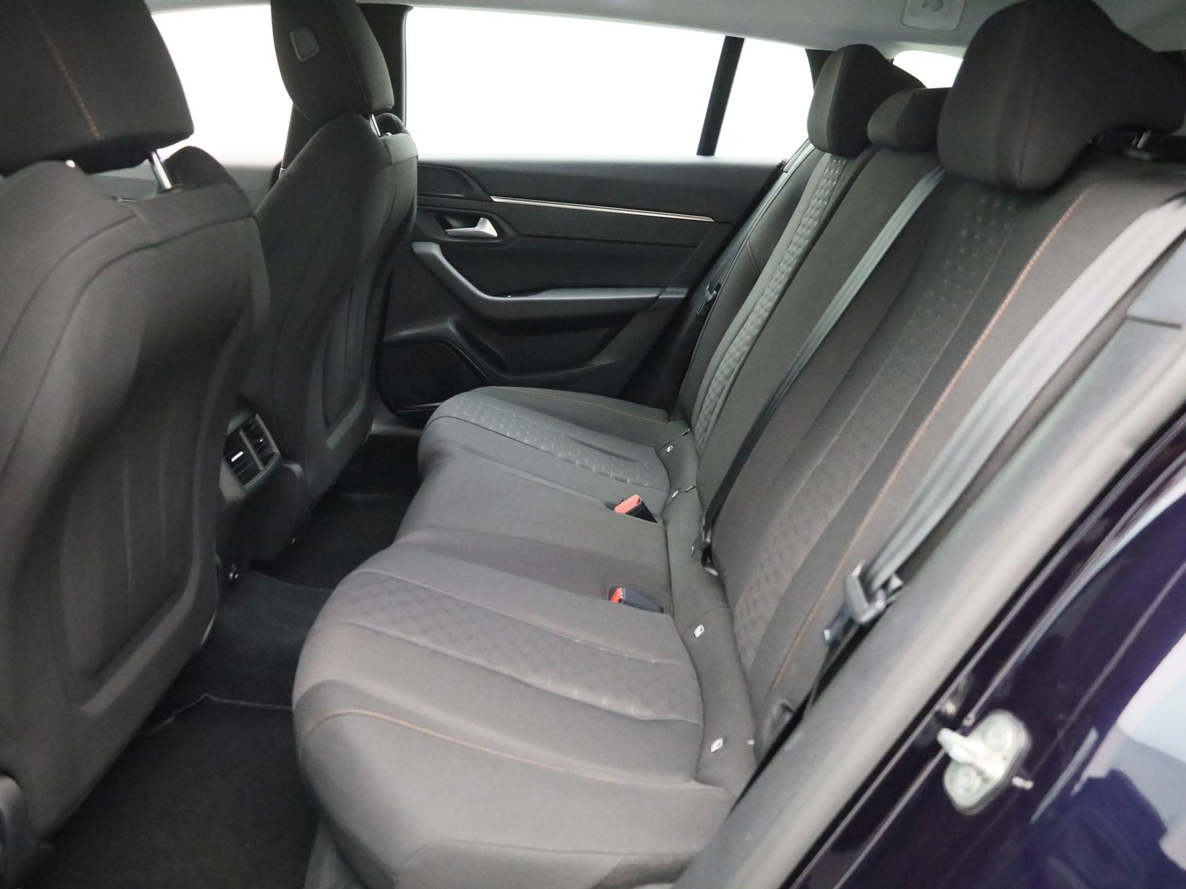 Peugeot 508 SW 1.5 BlueHDi 130 S&S EAT8 Active Pack — photo 14