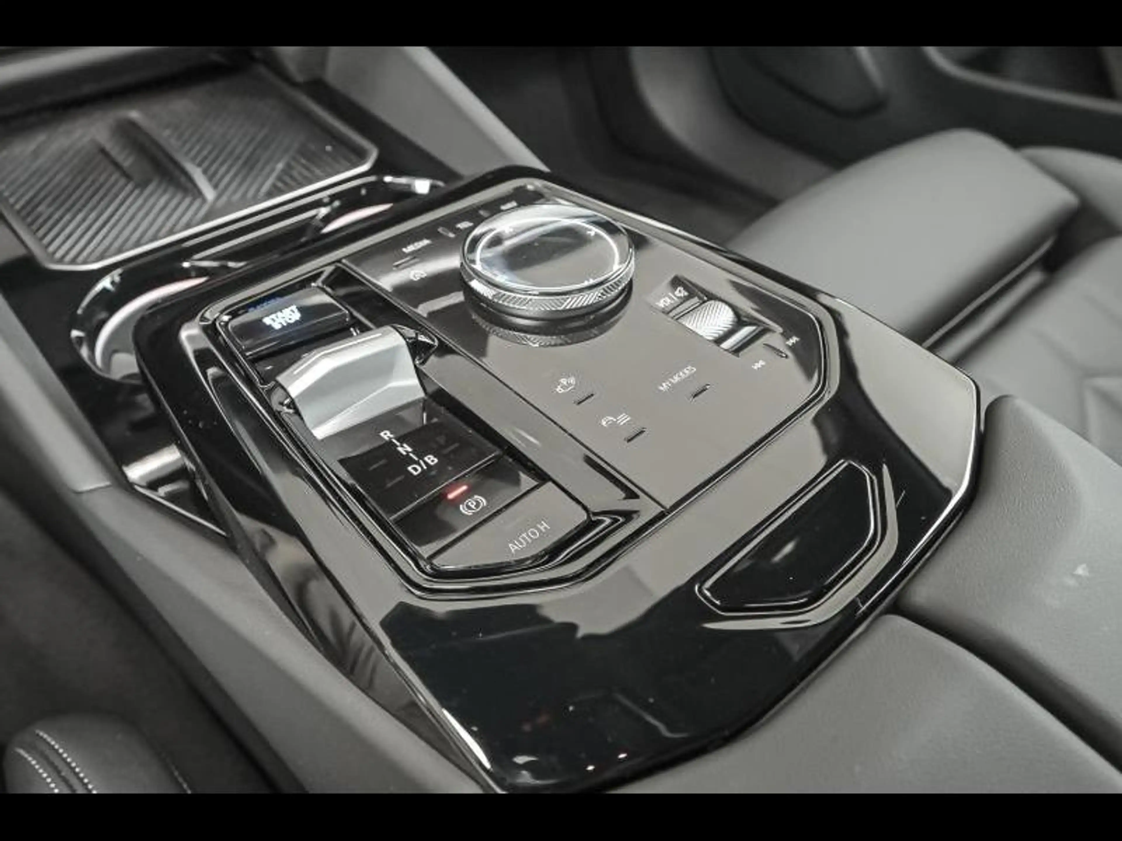 BMW i5 Berline — photo 11