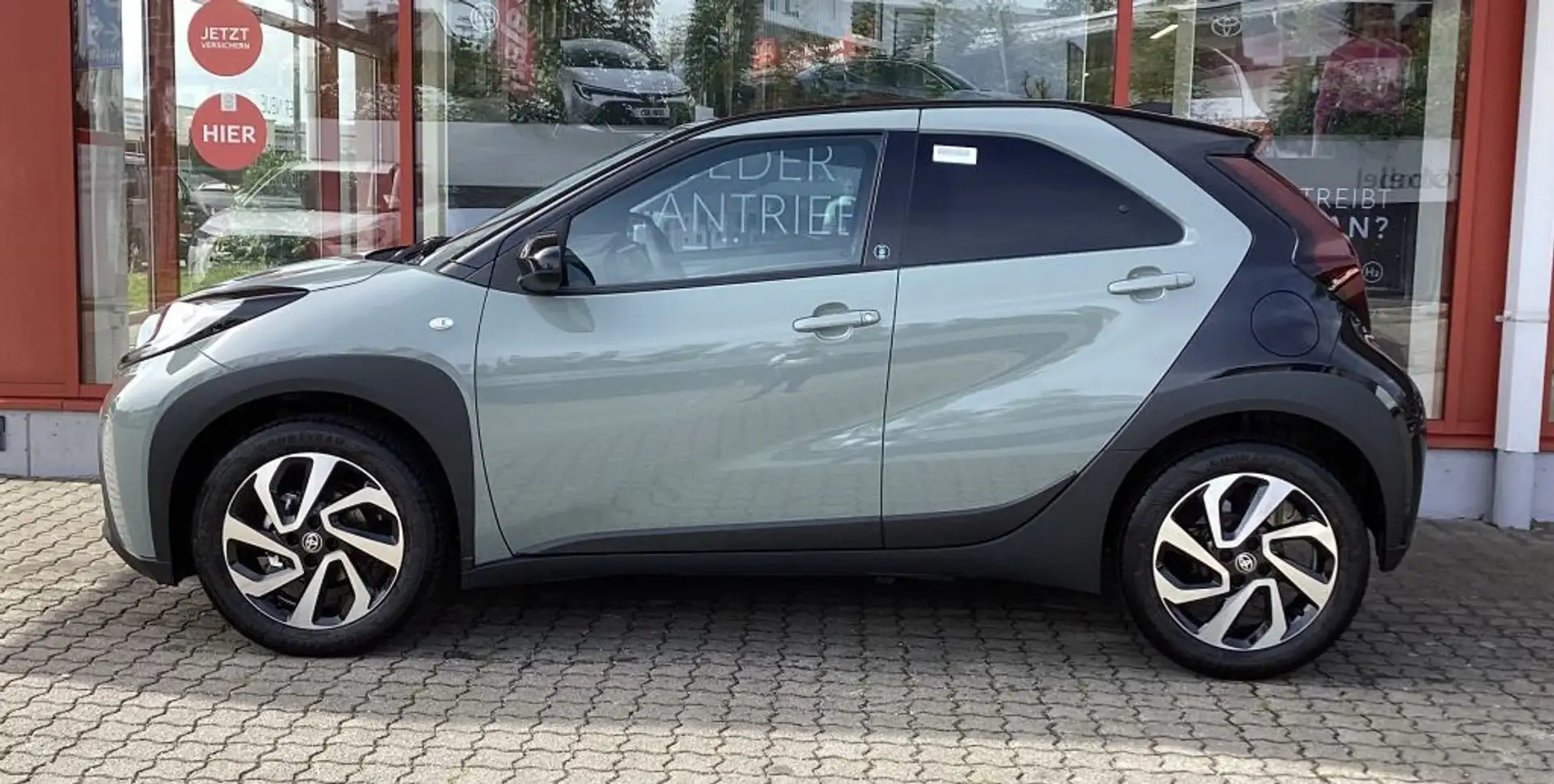 Toyota Aygo X S-CVT Teamplayer in verschiedenen Farben verfügbar - 2