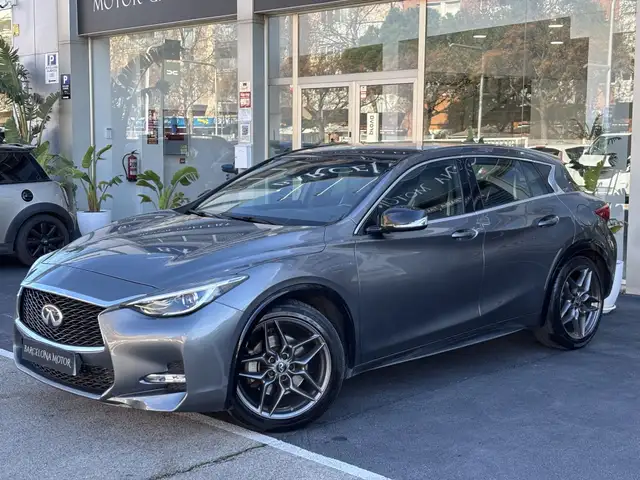 Infiniti Q30 2.0t Sport 7DCT AWD
