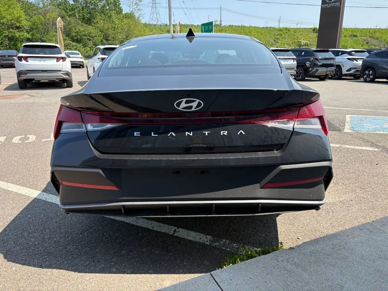 Hyundai ELANTRA снимка Hyundai ELANTRA
