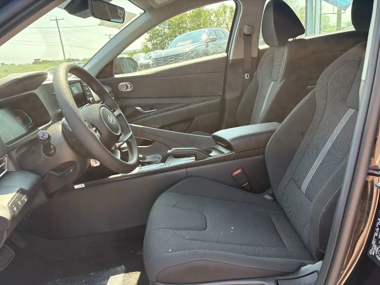 Hyundai ELANTRA снимка Hyundai ELANTRA