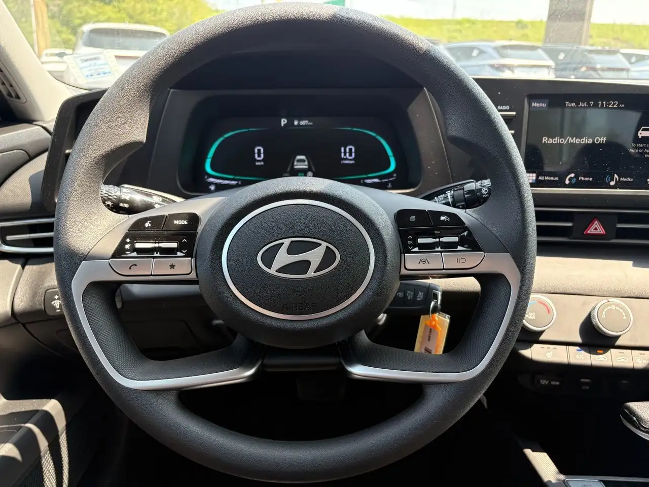 Hyundai ELANTRA снимка Hyundai ELANTRA