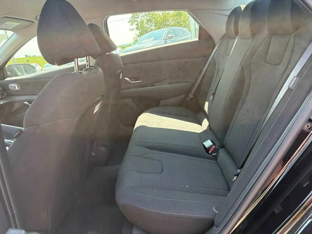 Hyundai ELANTRA снимка Hyundai ELANTRA