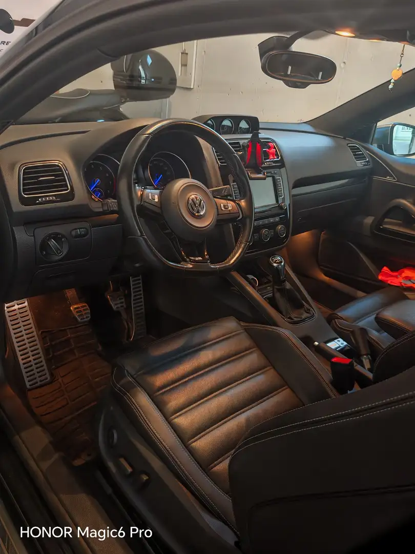 Volkswagen Scirocco 2,0 TSI R - 1