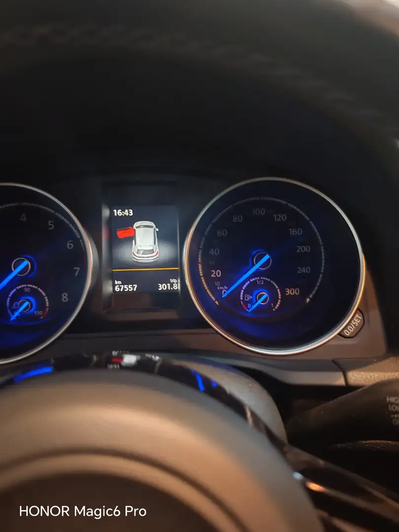 Volkswagen Scirocco 2,0 TSI R - 2