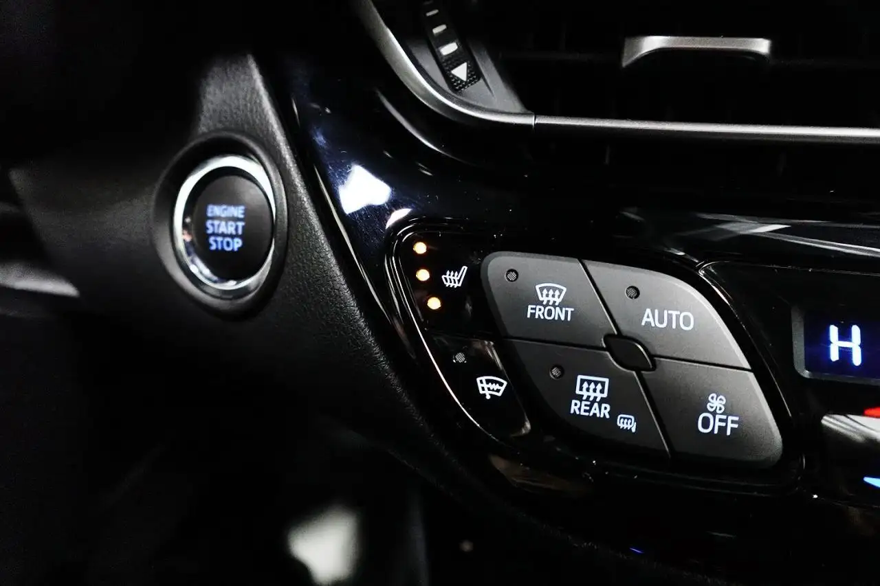 Toyota C-HR снимка Toyota C-HR