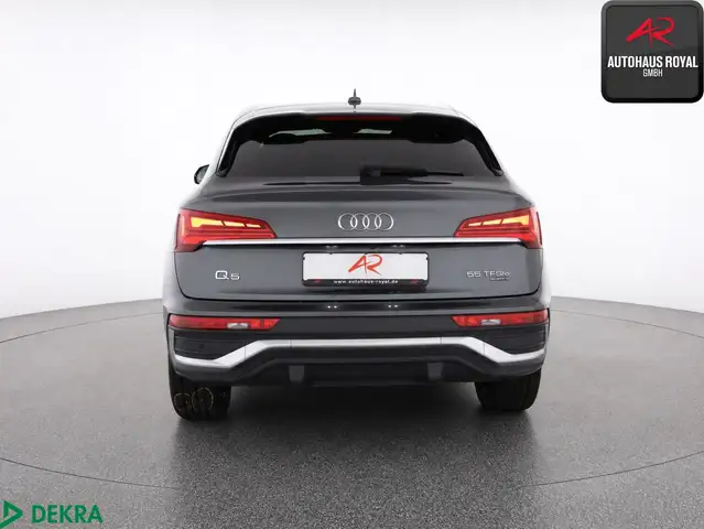 Audi Q5 view 4