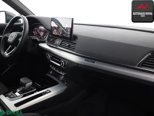 Audi Q5 view 10