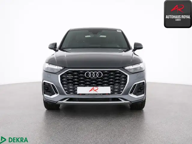 Audi Q5 view 8