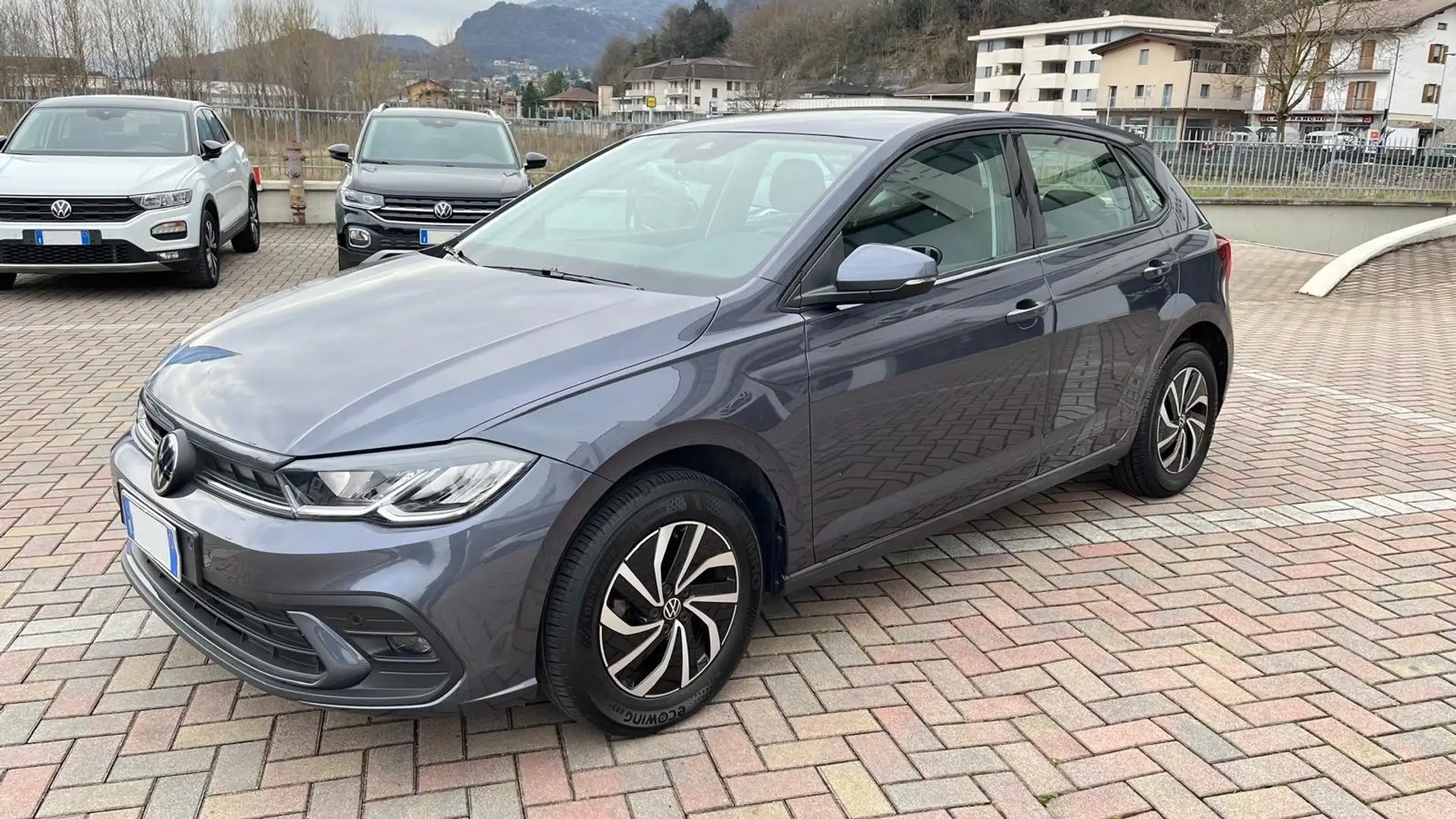 Volkswagen Polo 1.0 Evo Life Grijs - 1