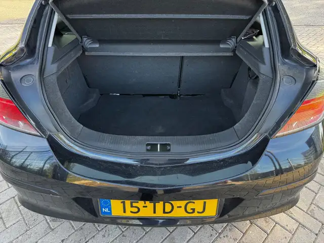 Opel Astra view 9