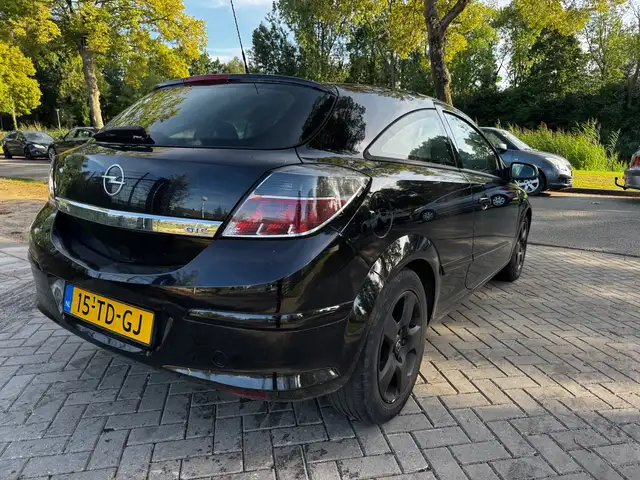 Opel Astra view 7