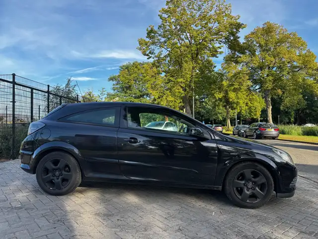 Opel Astra view 6
