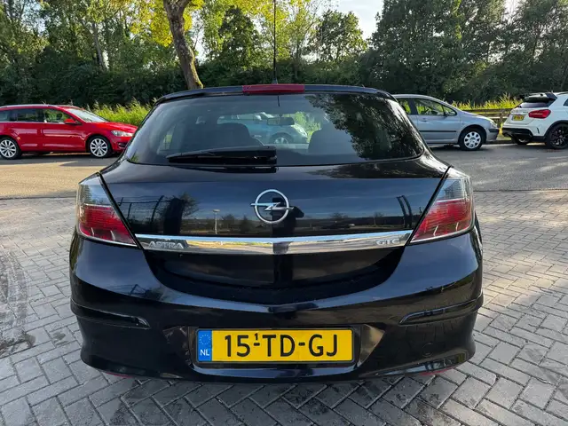 Opel Astra view 8
