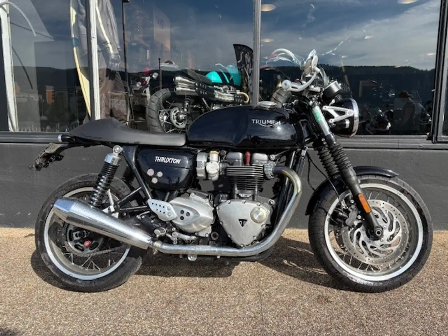 Triumph Thruxton - 1