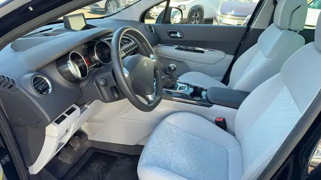 Peugeot 3008 view 8