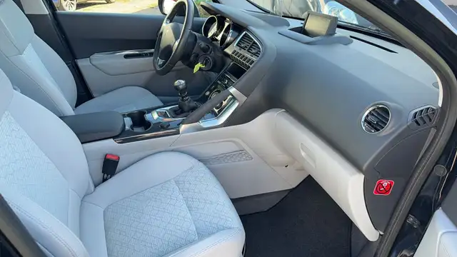 Peugeot 3008 view 10