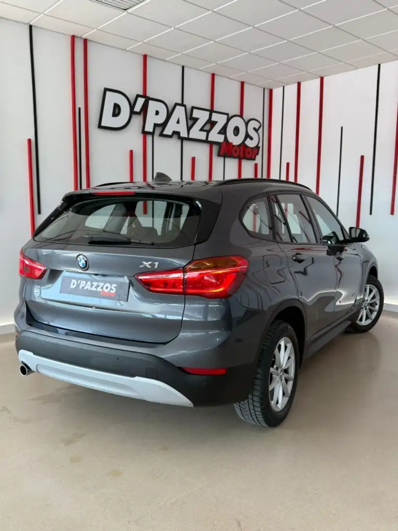 BMW X1 sDrive 16d Business Gris - 2