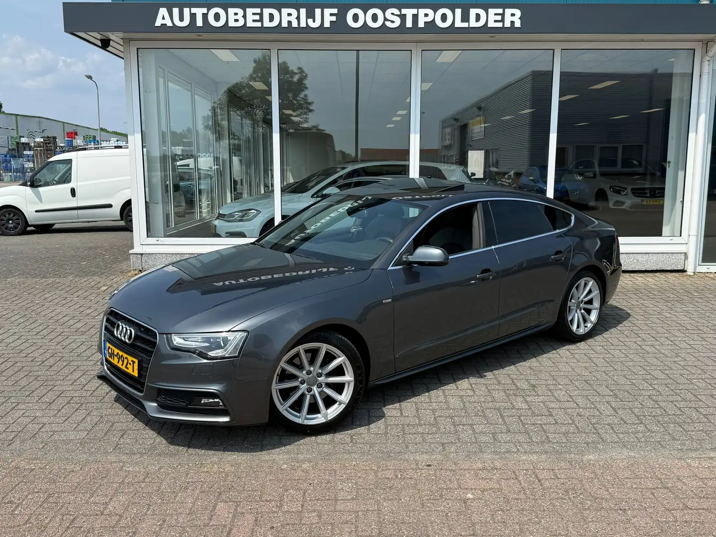 Audi A5 Sportback 1.8 TFSI S Edition Grijs - 1