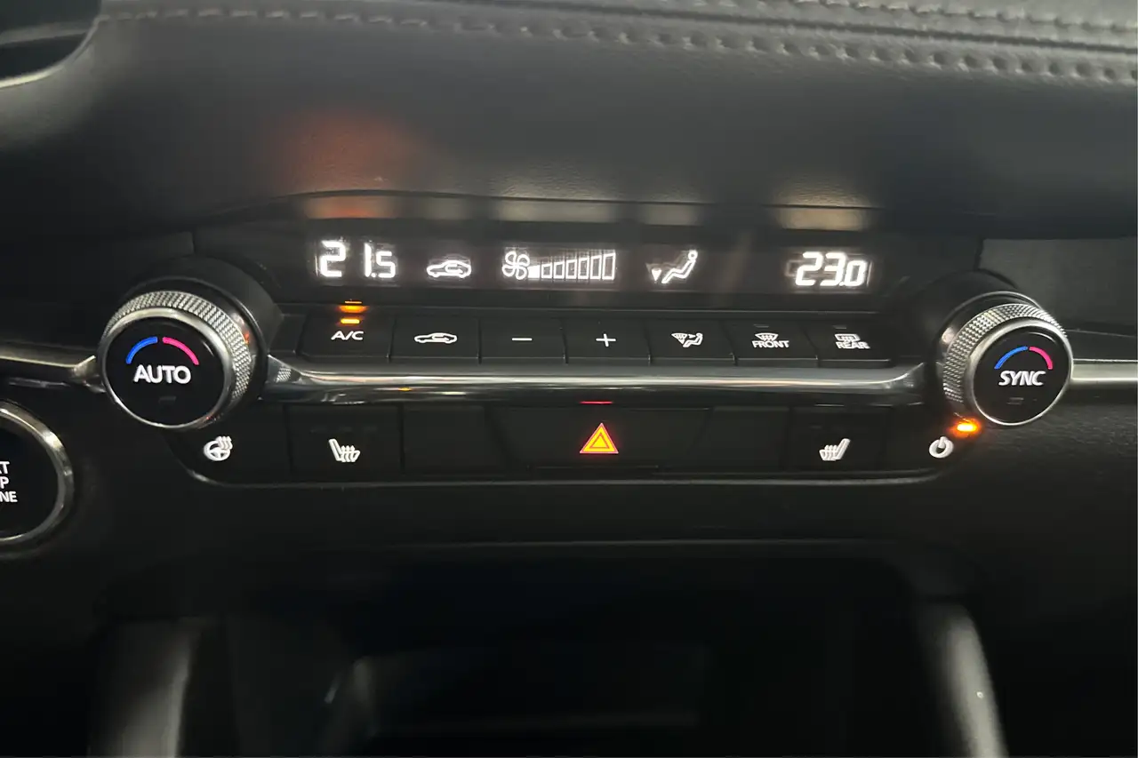 Mazda 3 снимка Mazda 3