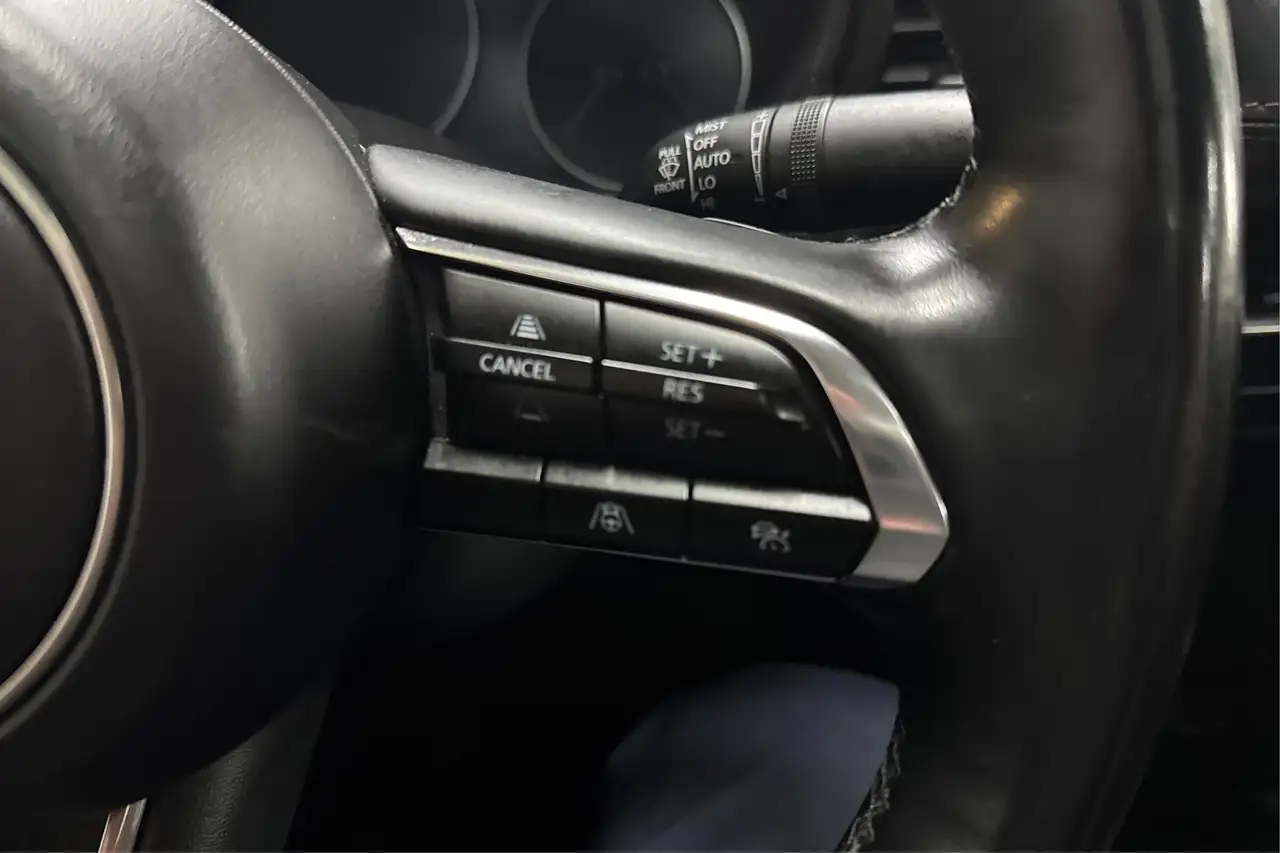 Mazda 3 снимка Mazda 3
