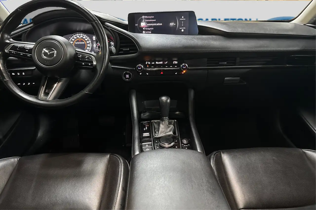 Mazda 3 снимка Mazda 3