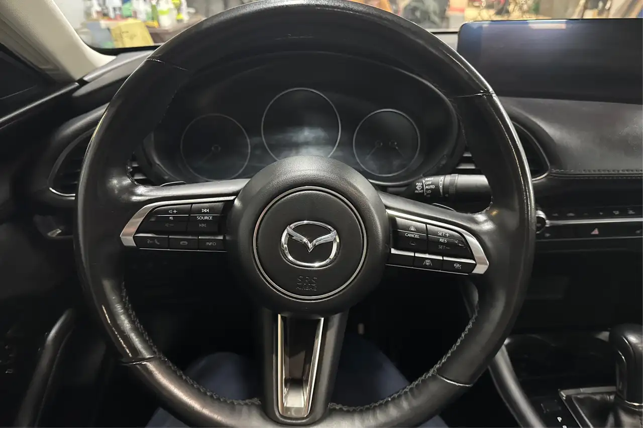 Mazda 3 снимка Mazda 3