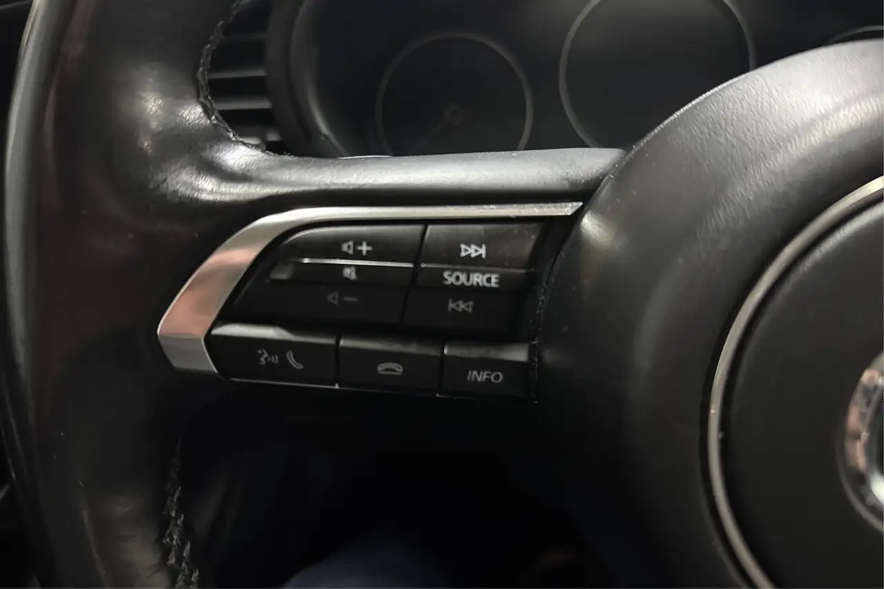 Mazda 3 снимка Mazda 3