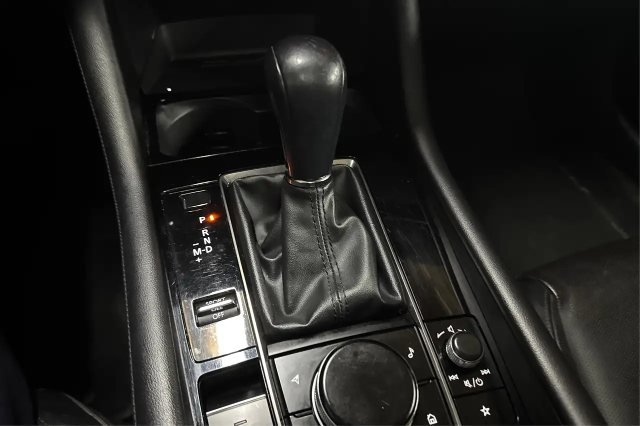Mazda 3 снимка Mazda 3
