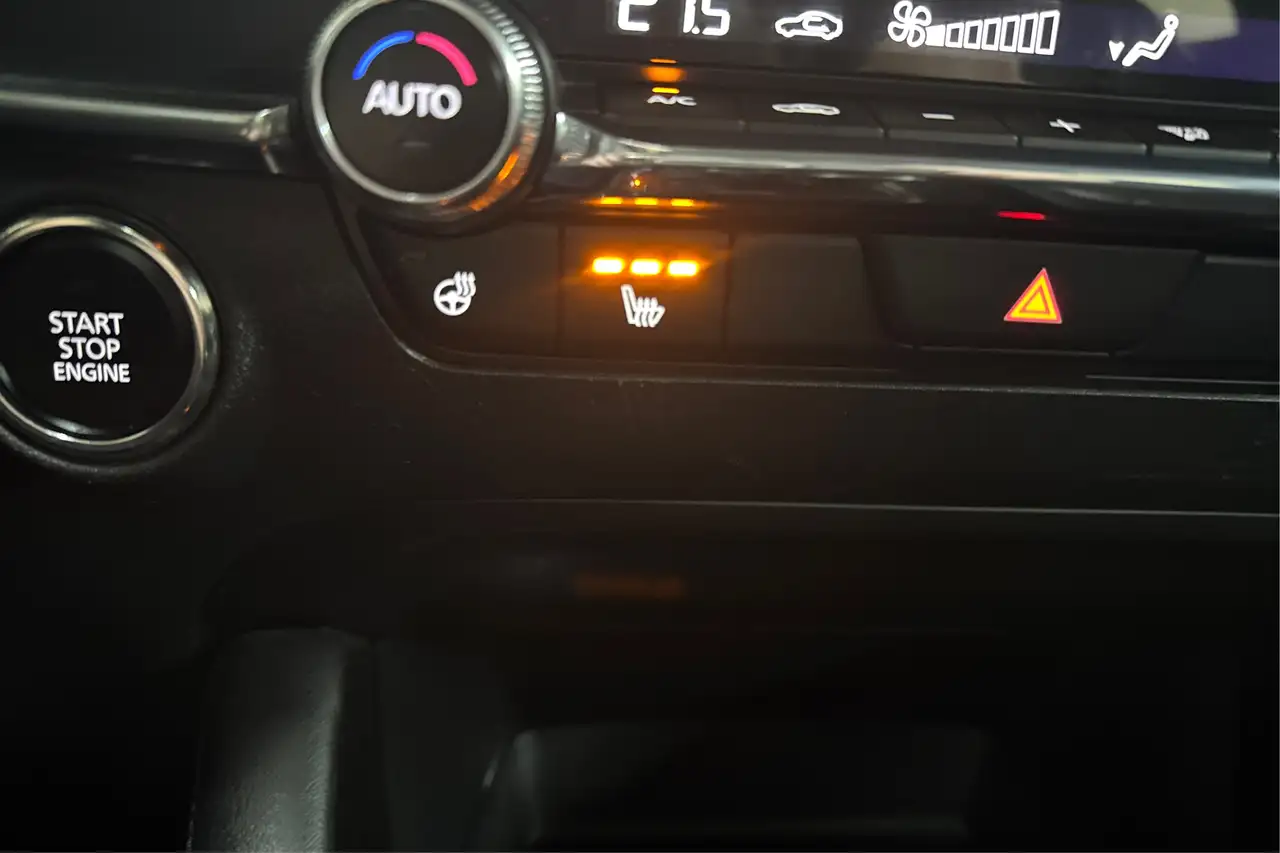 Mazda 3 снимка Mazda 3