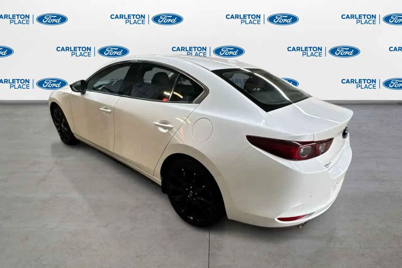 Mazda 3 снимка Mazda 3