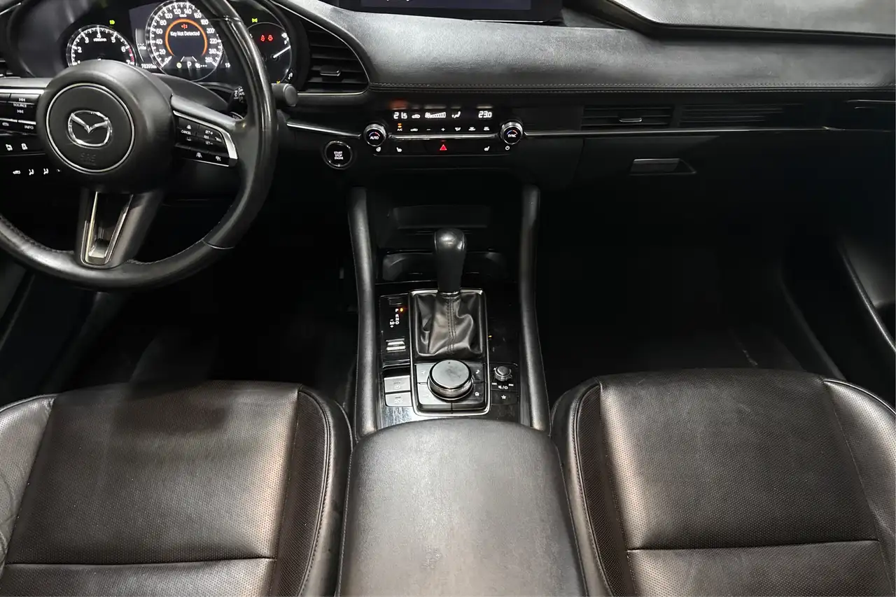 Mazda 3 снимка Mazda 3