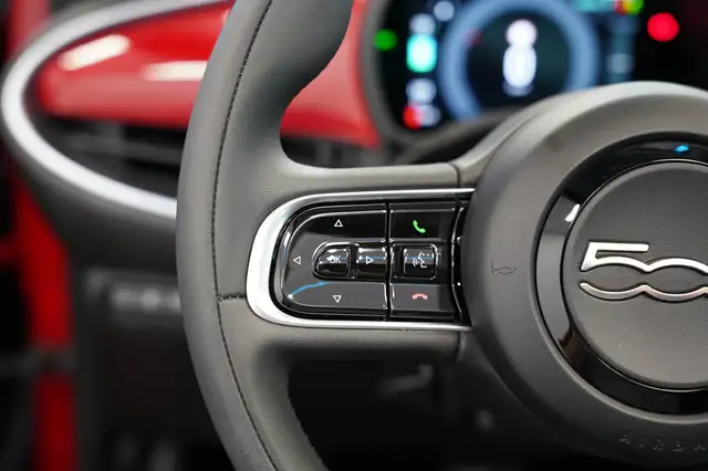 Fiat 500C view 8