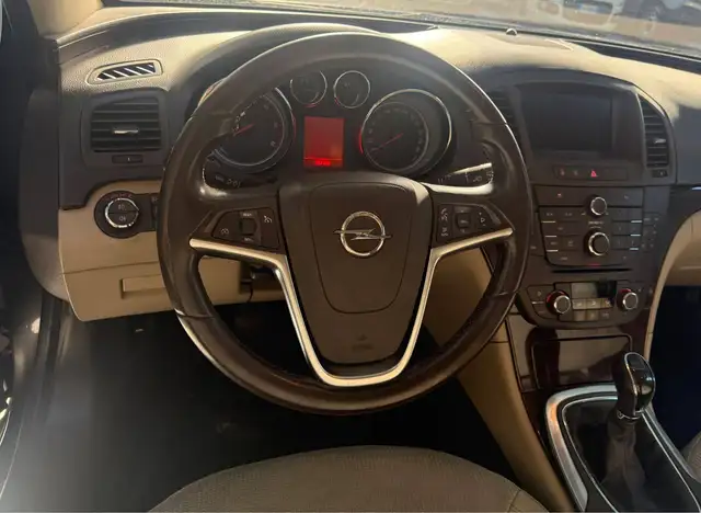 Opel Insignia view 8