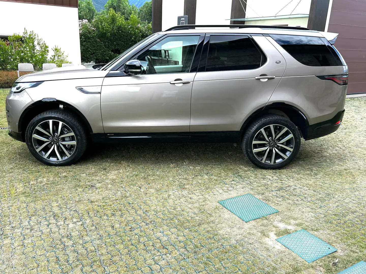 Land Rover Discovery Discovery 5 R-Dynamic SE  249cv MY21 Bronce - 1