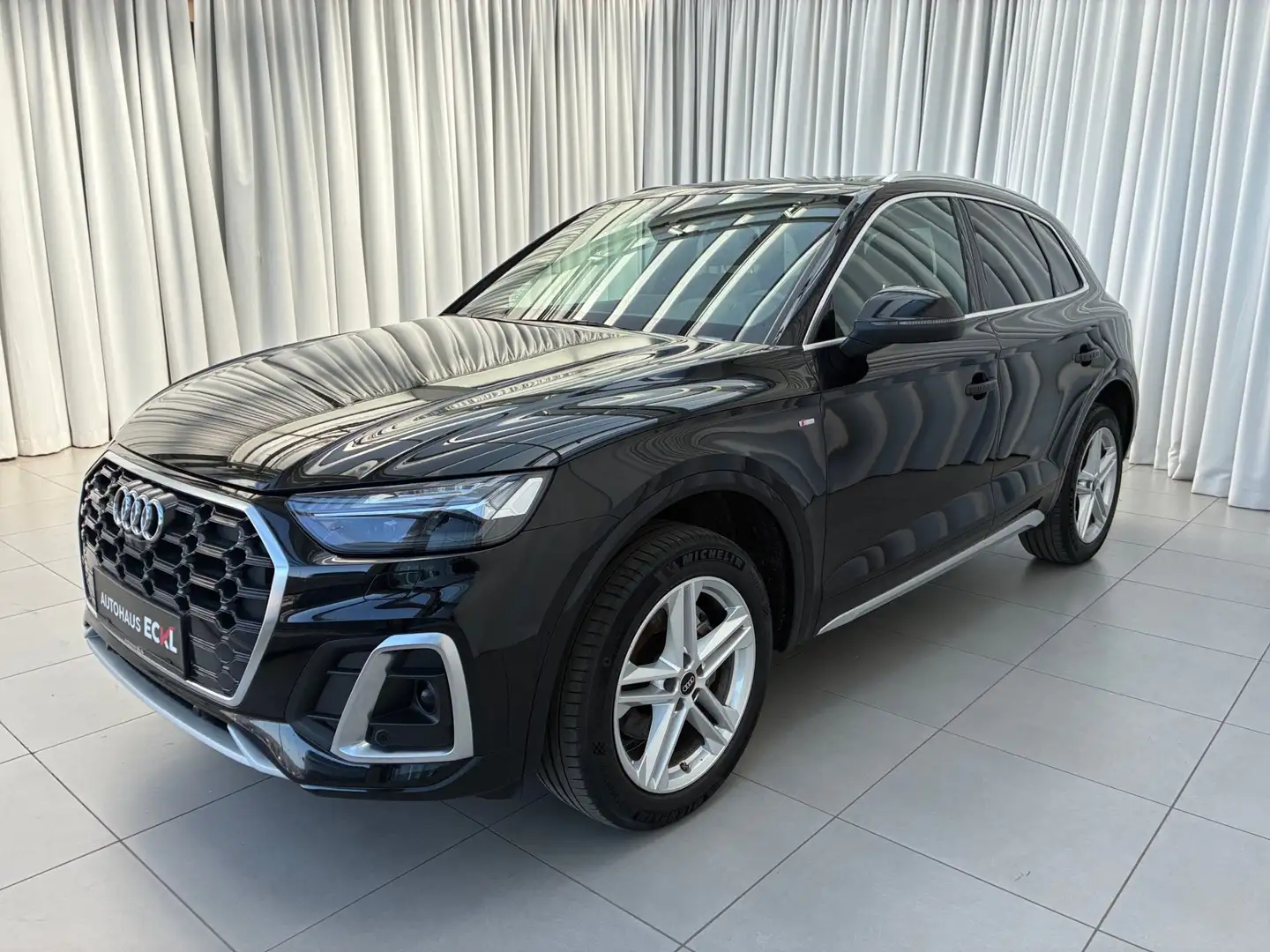 Audi Q5 AUT KlimaA LM SoundSys Schwarz - 2