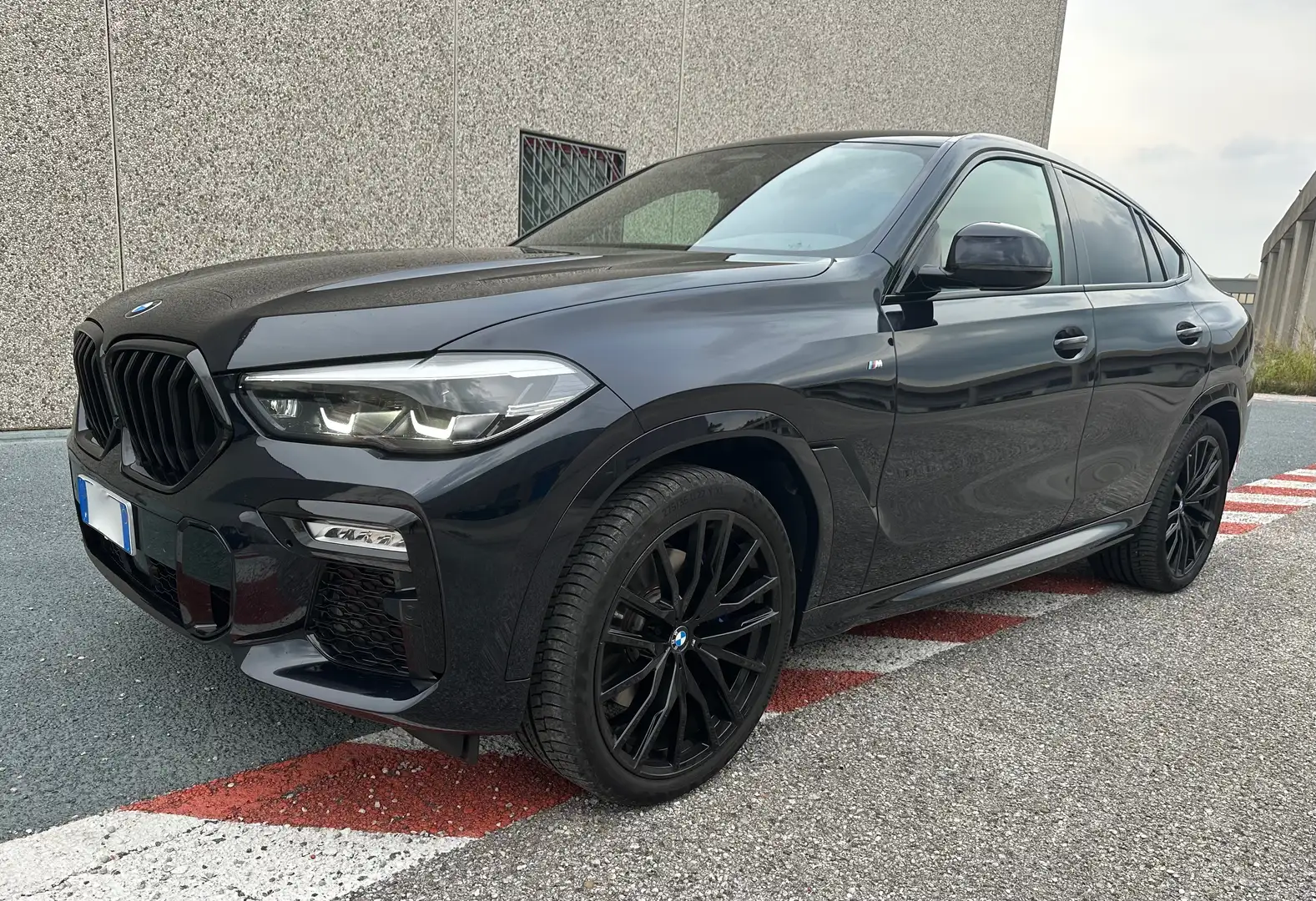 BMW X6 X6 G06 xdrive30d mhev 48V Msport TOTALBLACK - 1