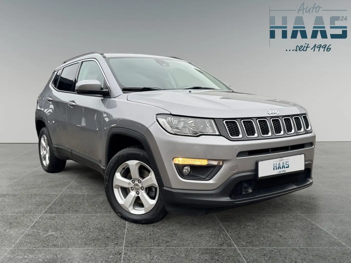 Jeep Compass 2.0 MultiJet 103kW Longitude 4x4 Grau - 1
